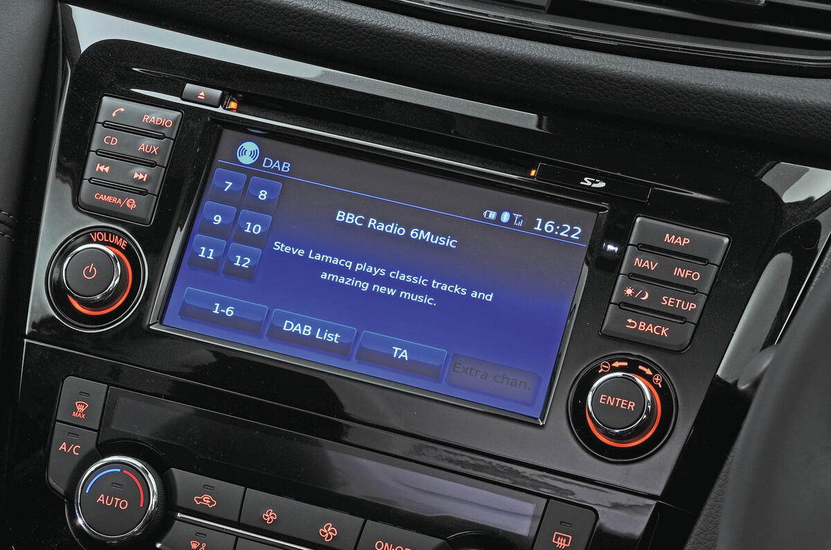Nissan X-Trail road test review - infotainment