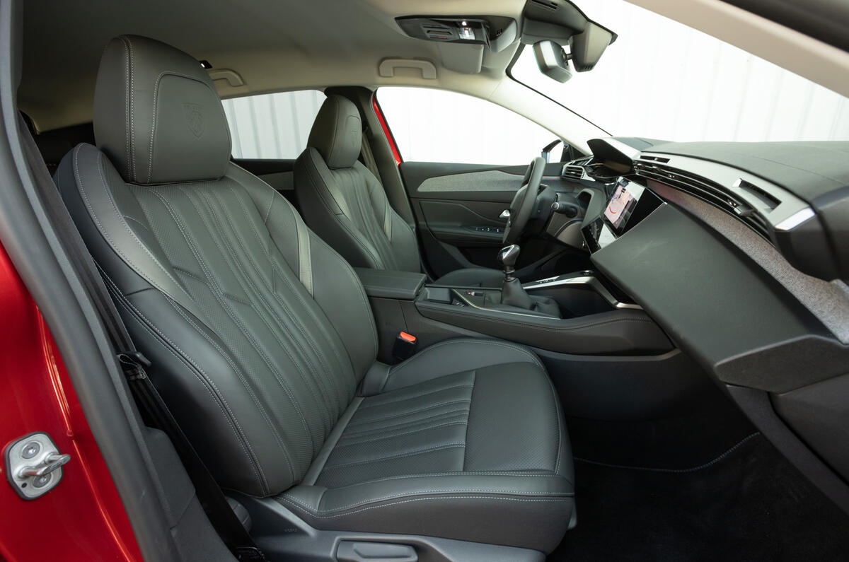 7 Peugeot 308 SW 2021 first drive cabin 7 Peugeot 308 SW 2021 first drive cabin