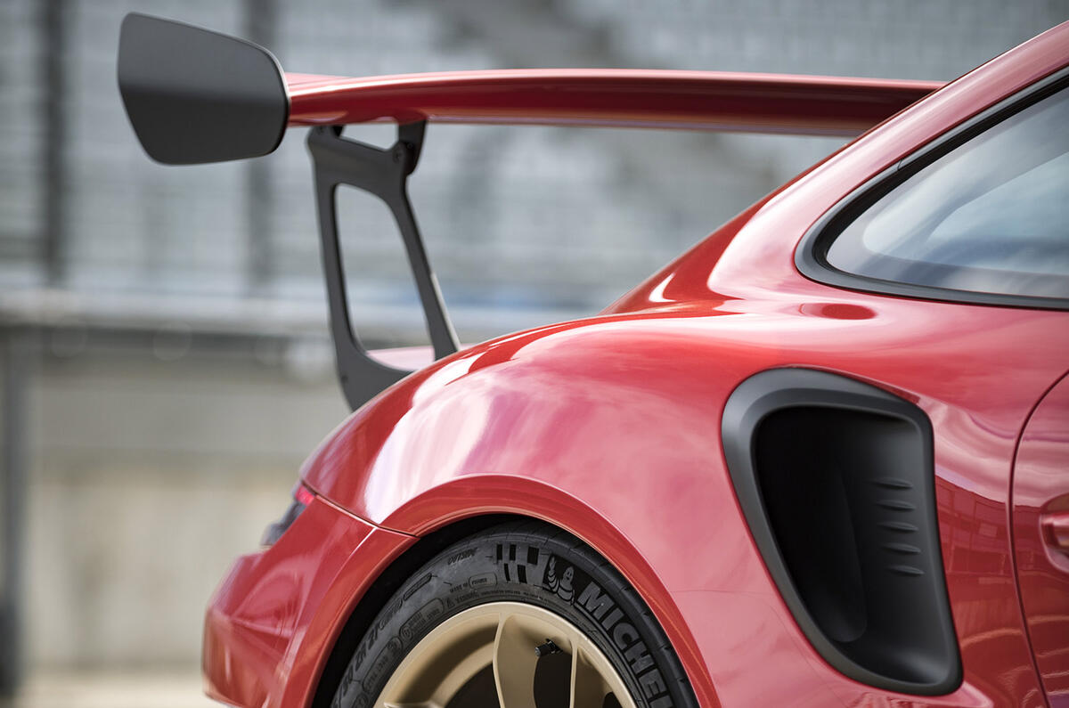 Porsche 911 GT3 RS 2018 review rear end