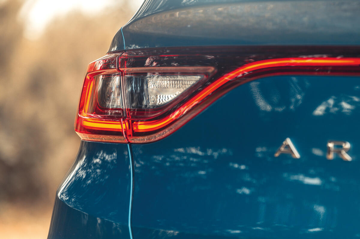 7 Renault Arkana 2021 road test review rear lights 7 Renault Arkana 2021 road test review rear lights