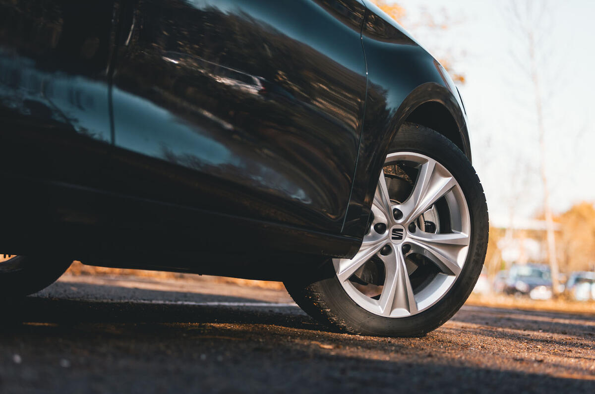 Seat Leon eHybrid 2020 road test review - alloy wheels