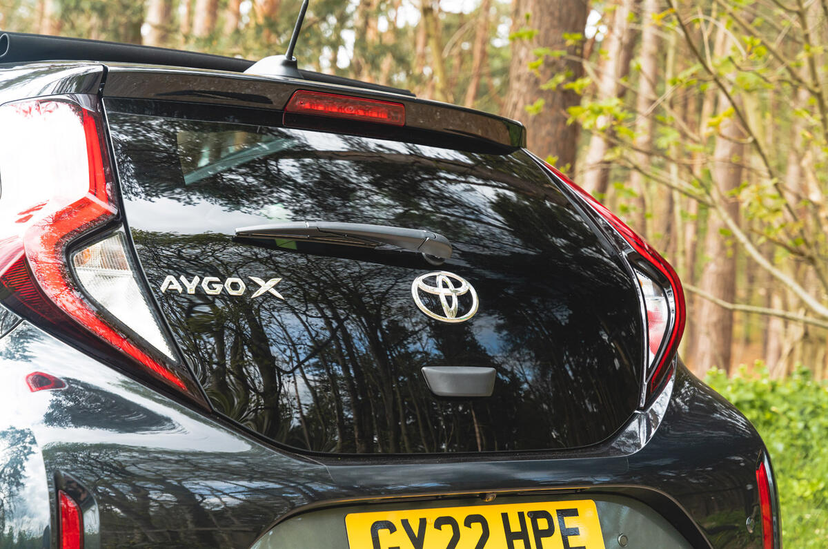 7 Toyota Aygo X RT 2022 glass tailgate
