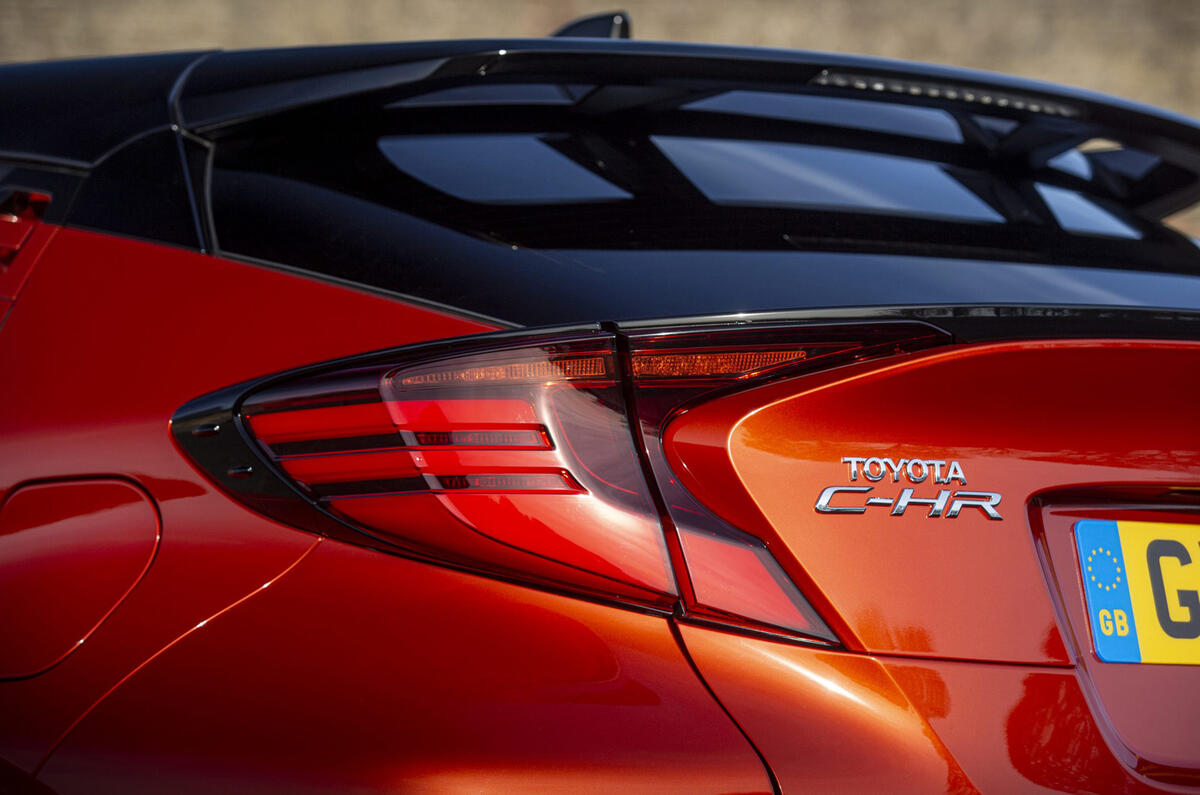 7 Toyota C HR 2021 RT rear lights