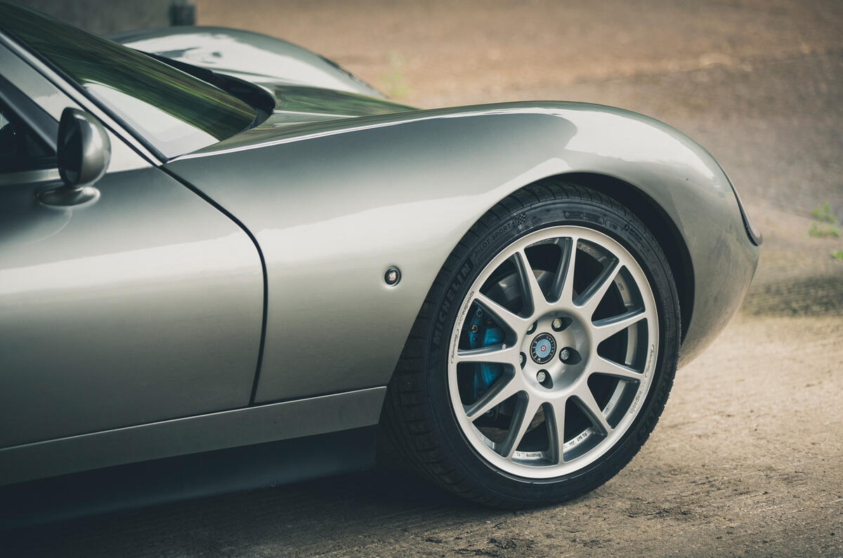 7 Wells Vertige 2021 first drive review alloy wheels 7 Wells Vertige 2021 first drive review alloy wheels