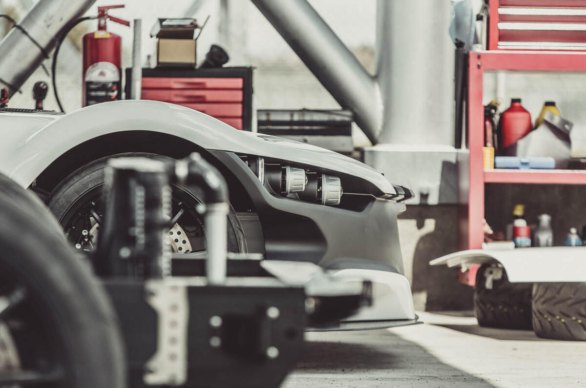 no title Vühl 05 revealed – first pictures