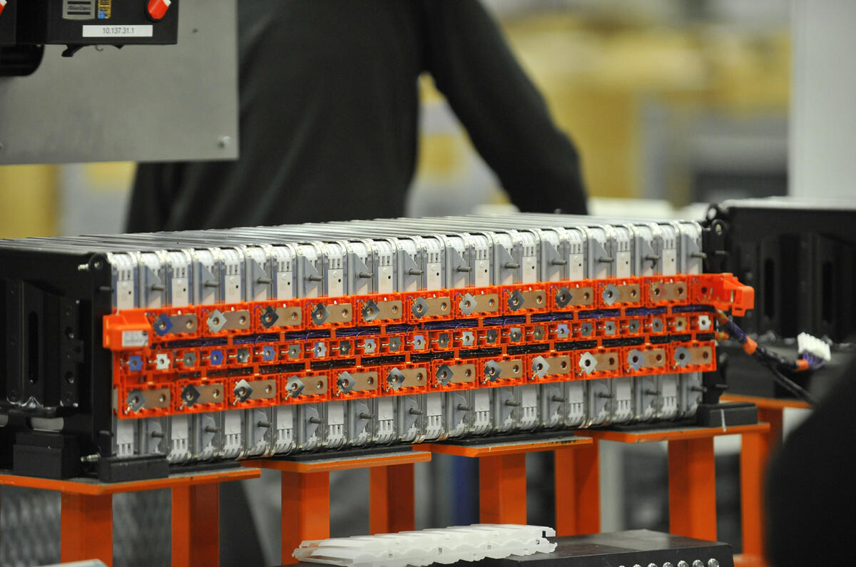 Nissan announces UK battery pricing EMBARGOED Monday 8th Dec 00:01