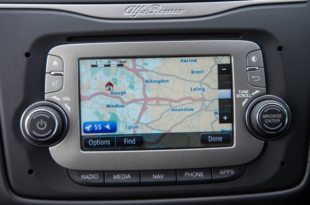 Alfa Romeo Mito review infortainment screen