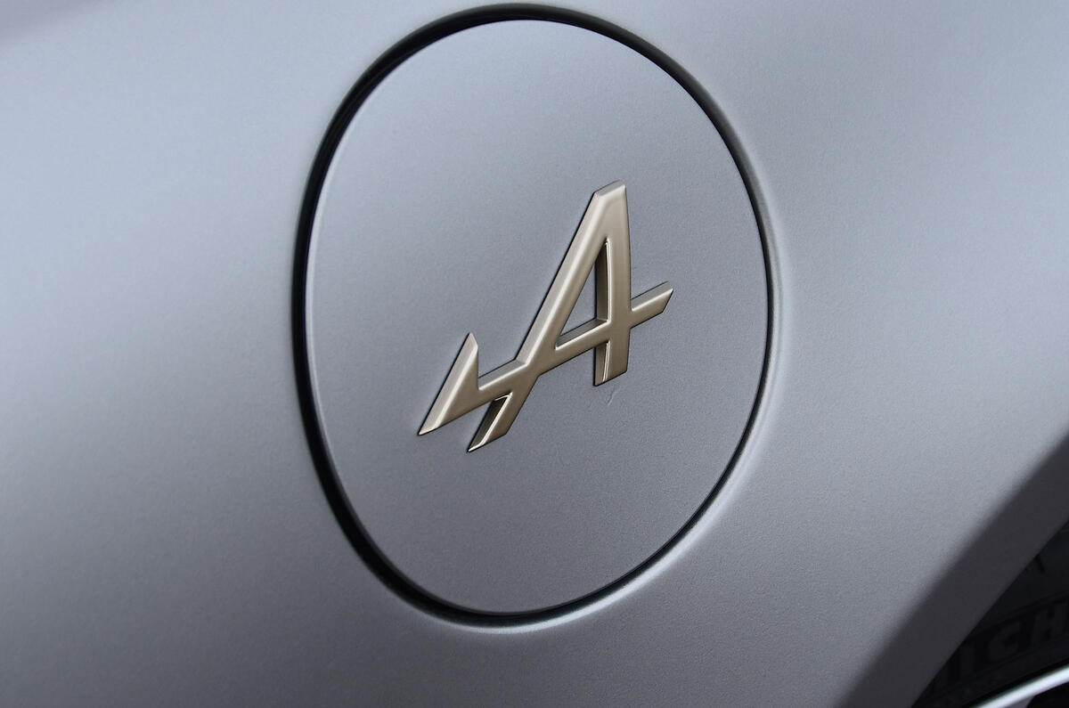 8 Alpine A110 Legende GT 2022 RT petrol cap