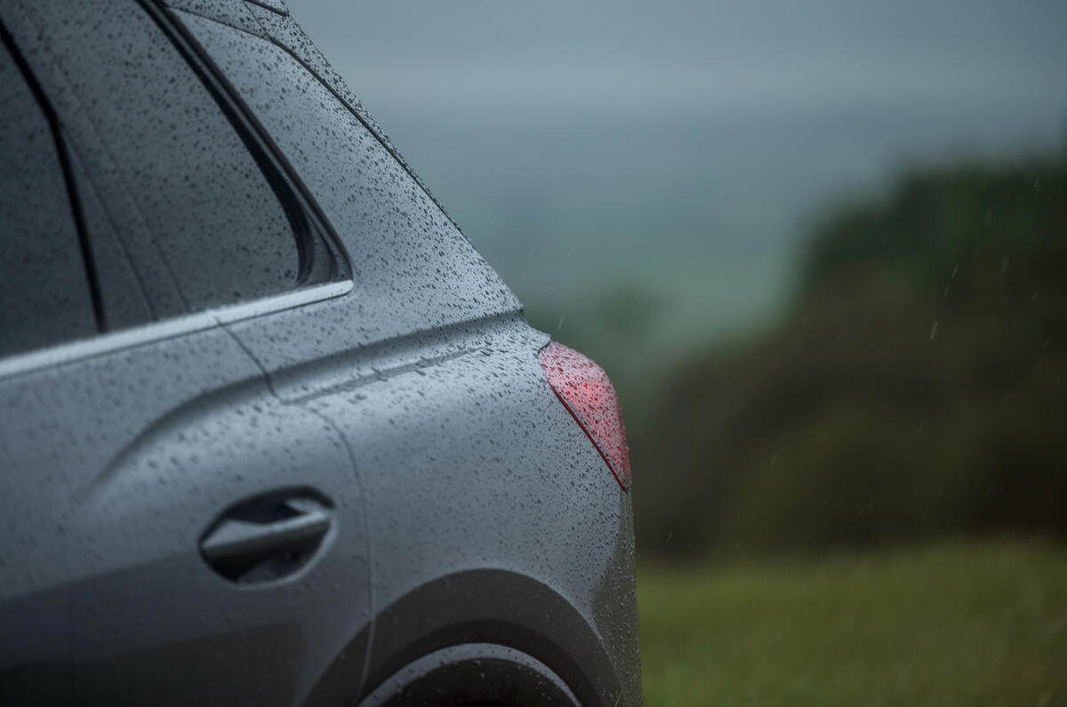 8 Audi Q4 E tron 2021 RT hero rear shutlines