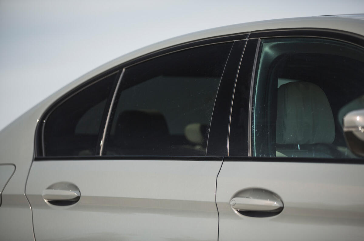 8 BMW 545e 2021 road test review tinted glass