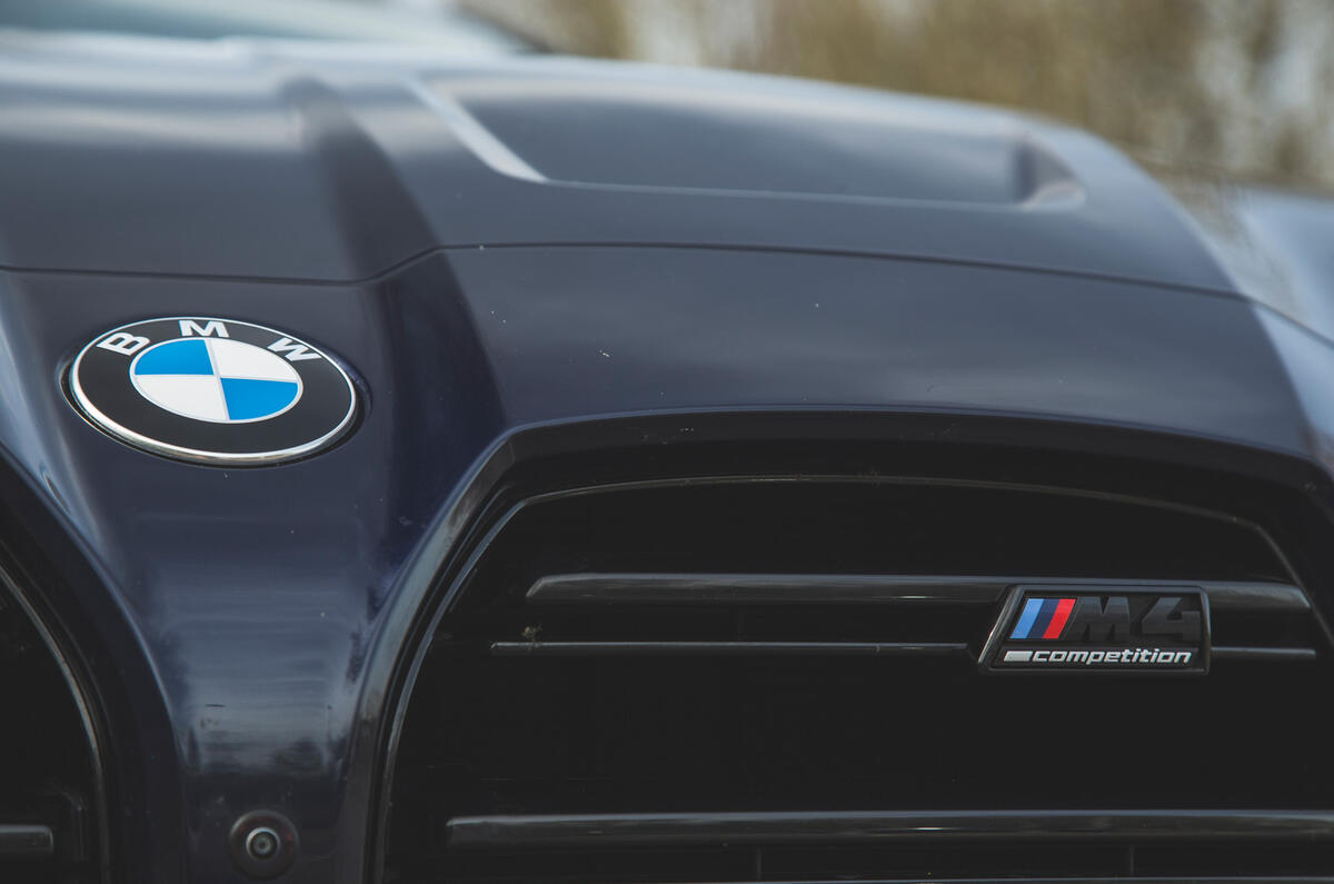 8 BMW M4 Competition 2021 RT nose badge