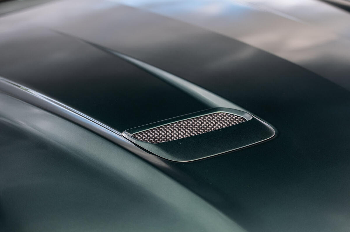 Ford Mustang Bullitt 2018 road test review - bonnet vent