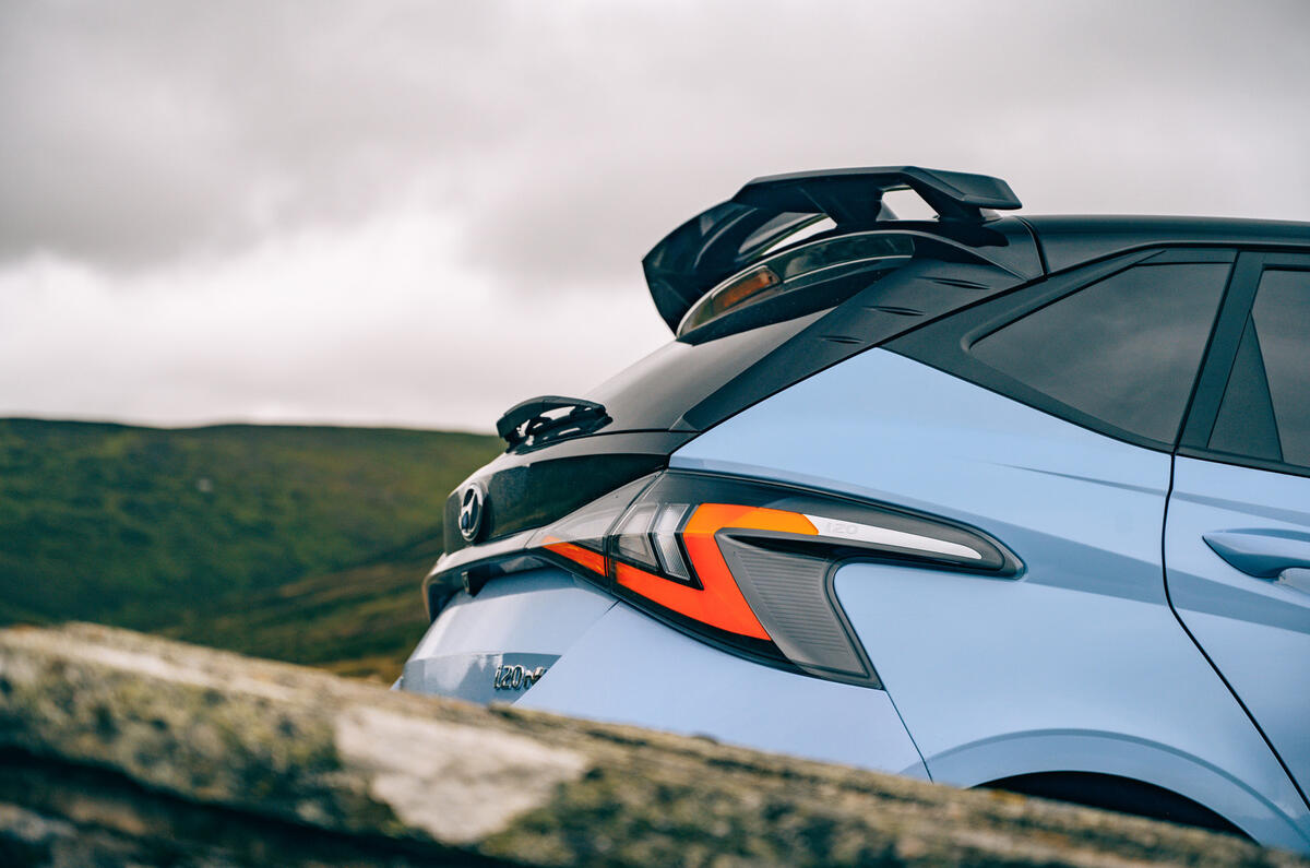 8 Hyundai i20 N 2021 RT spoiler