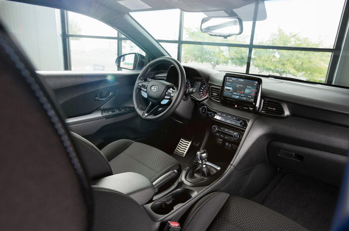 Hyundai Veloster N 2018 review - dashboard