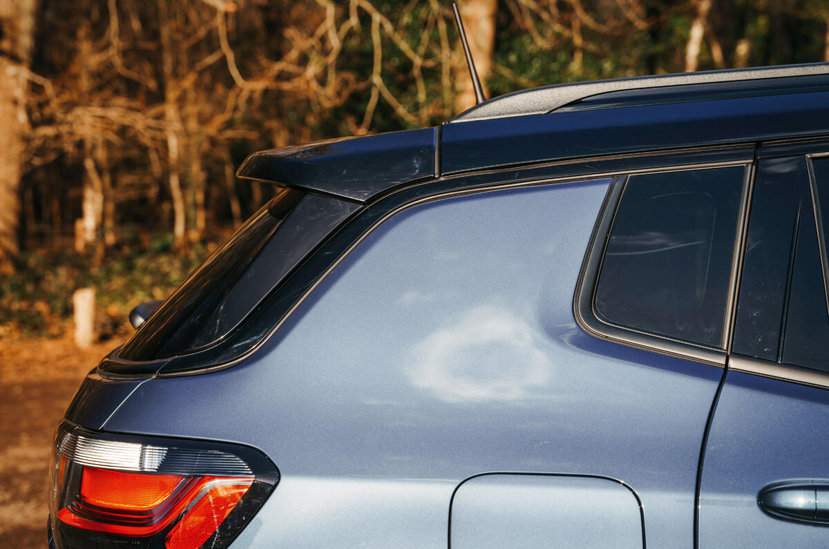 8 Jeep Compass 4xe 2022 road test review roofline 8 Jeep Compass 4xe 2022 road test review roofline
