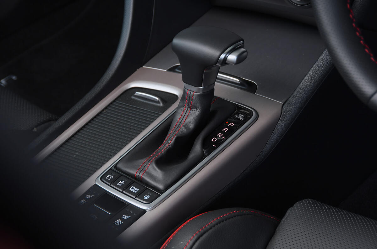 Kia Optima Sportswagon 2018 review - gearstick