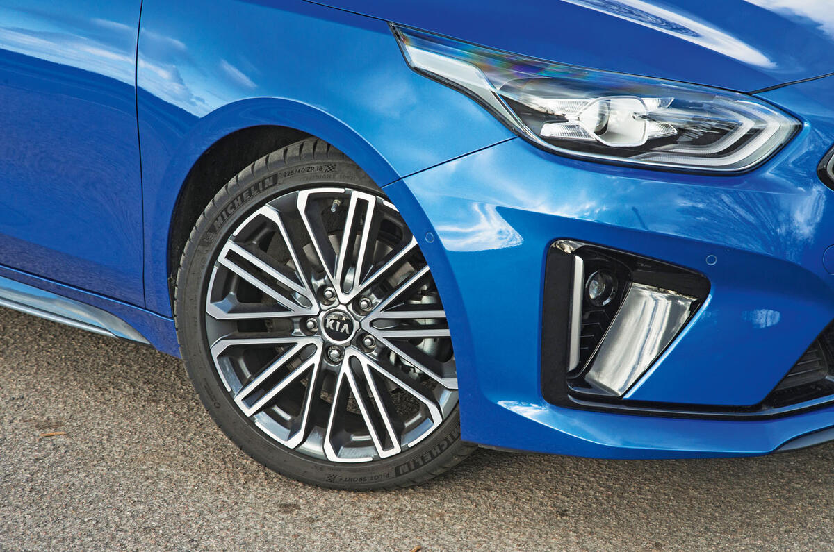 Kia Proceed GT-Line 2019 road test review - alloy wheels
