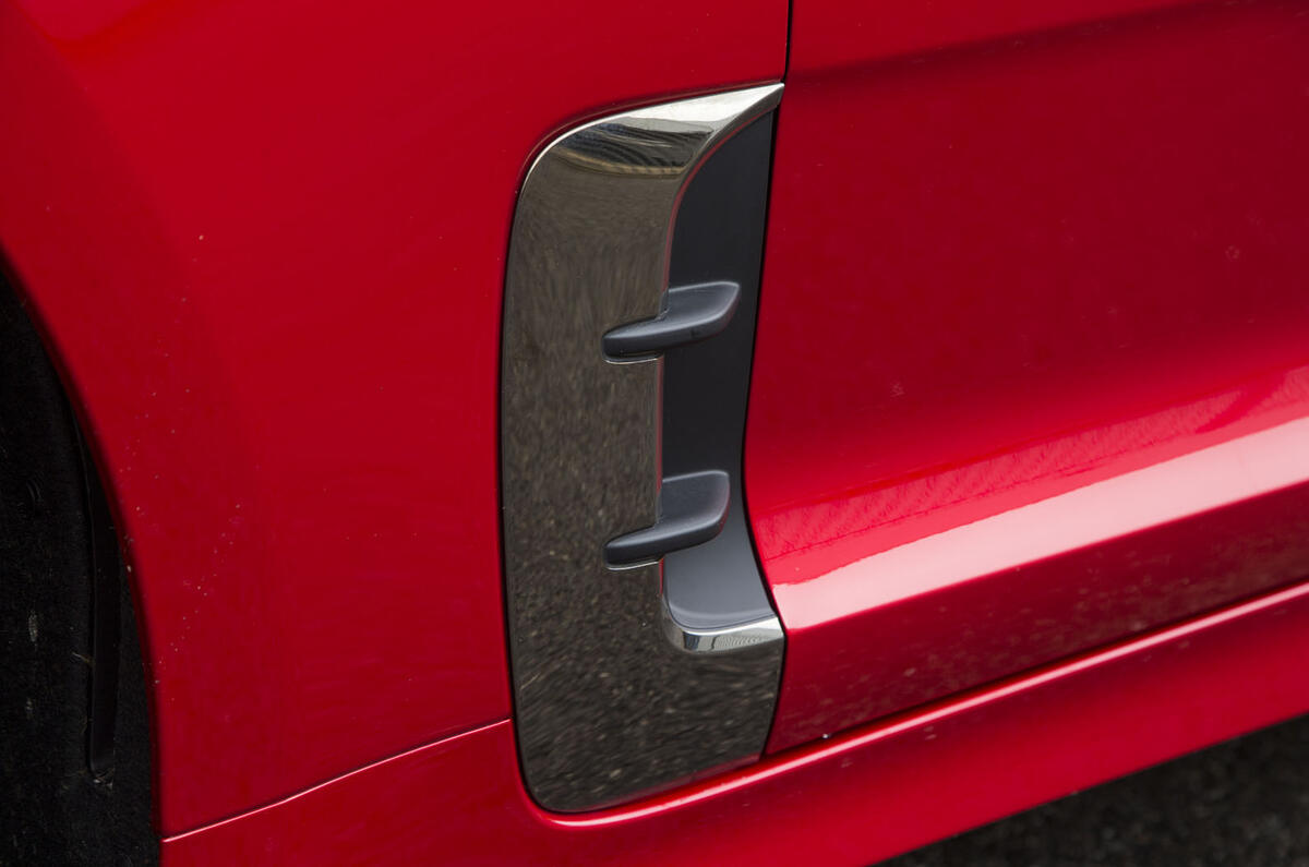 Kia Stinger GT line 2018 review side panel air vent