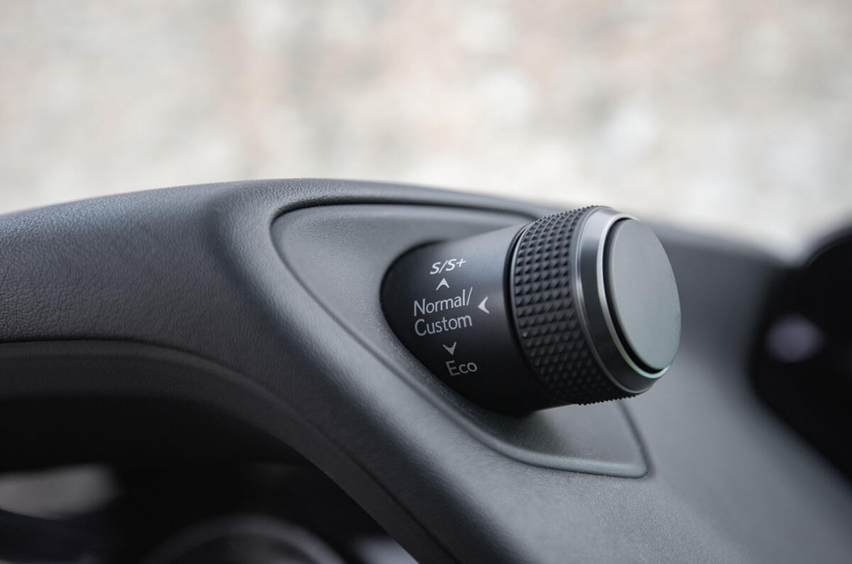 Lexus UX 2019 road test review - drive modes