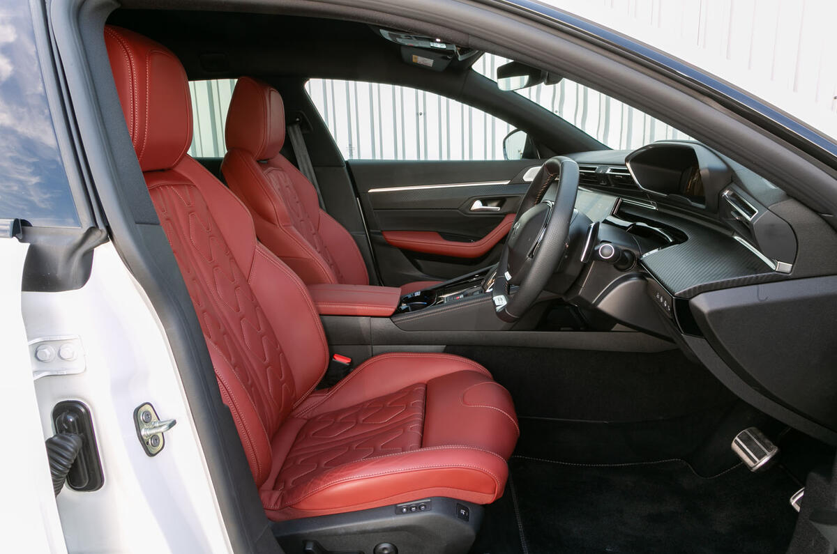 Peugeot 508 SW 2019 review - front seats