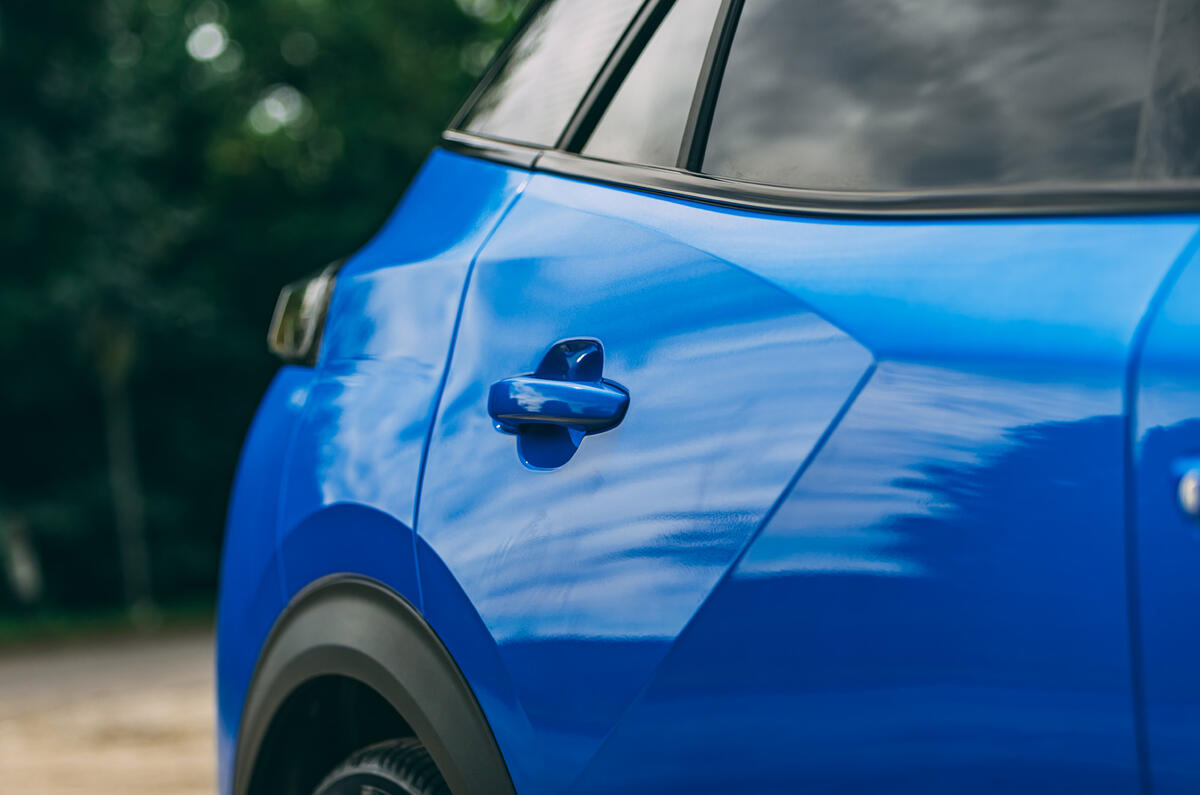 Peugeot e-2008 2020 road test review - side panels