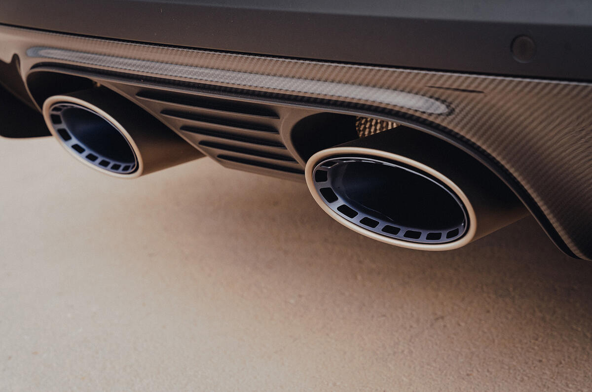 8 Porsche Cayenne Turbo GT exhaust