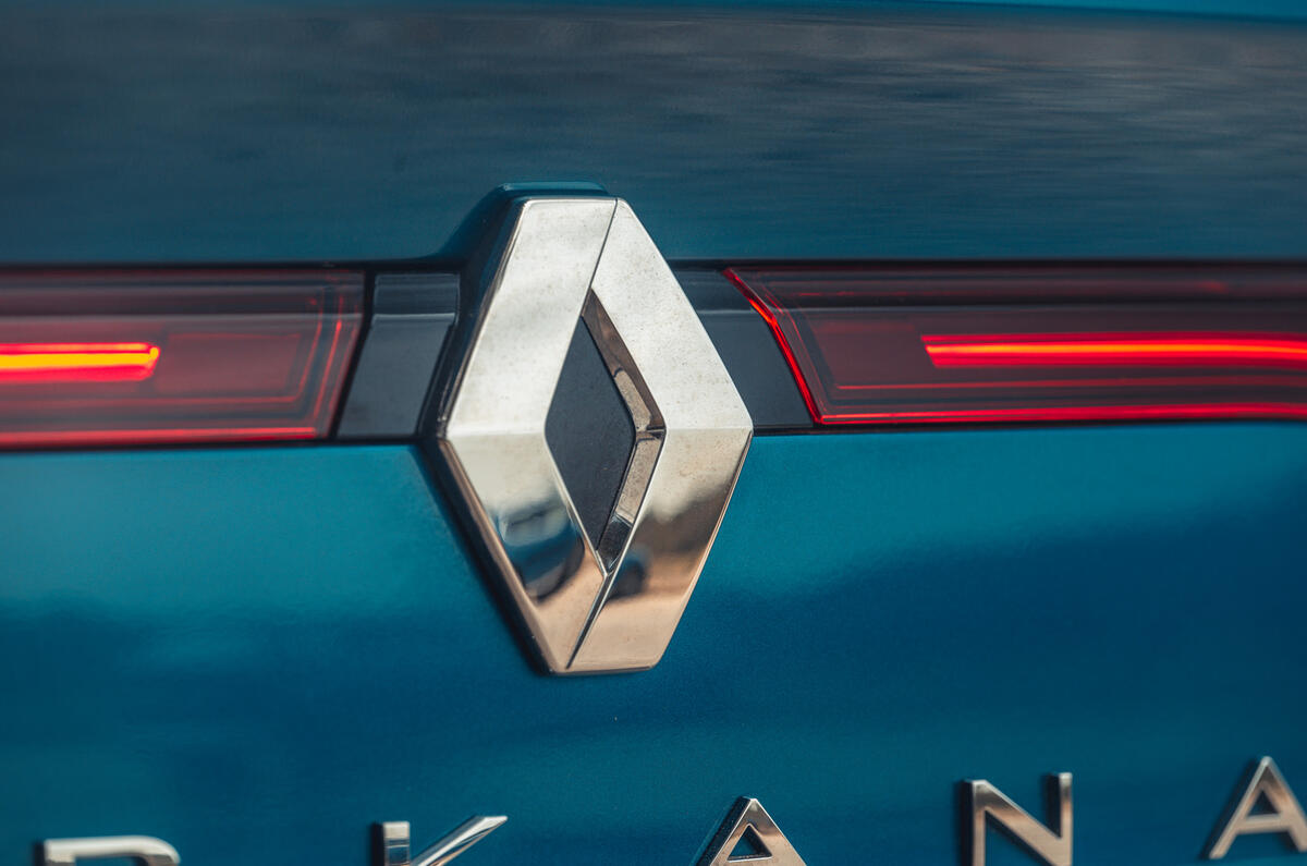 8 Renault Arkana 2021 road test review rear badge 8 Renault Arkana 2021 road test review rear badge