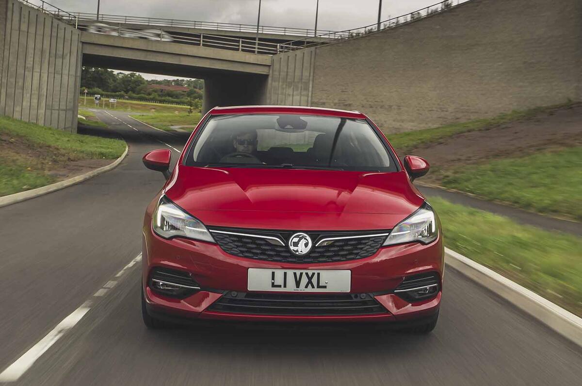 Vauxhall Astra 2019 road test review - on the road nose