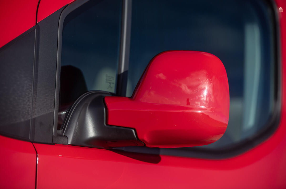 Vauxhall Combo Life 2018 road test review - wing mirrors