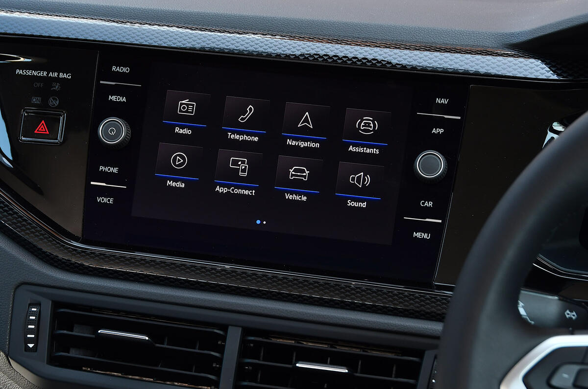 8 Volkswagen Taigo road test review infotainment