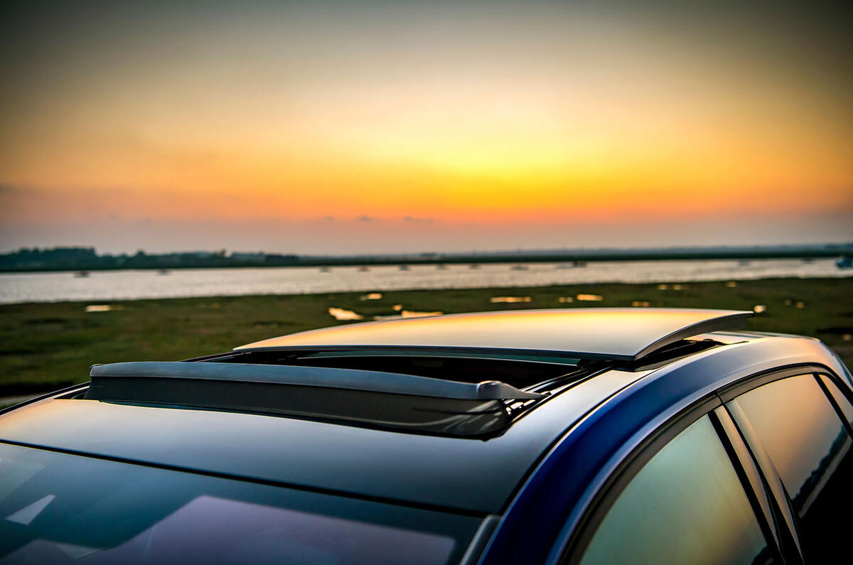 Volkswagen Golf R 2019 road test review - sunroof