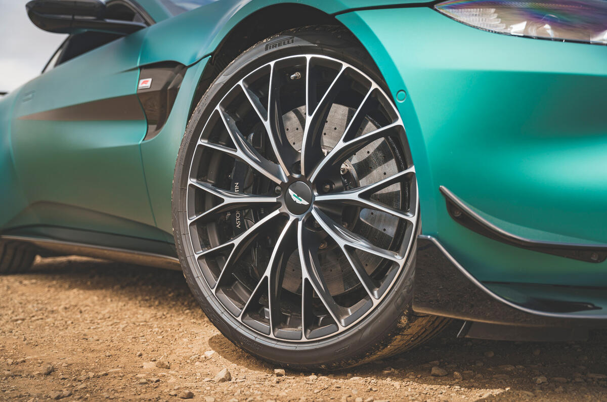 9 Aston Martin Vantage F1 2021 RT alloy wheels 9 Aston Martin Vantage F1 2021 RT alloy wheels