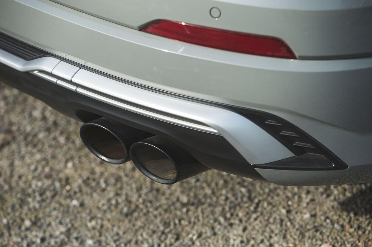 Audi SQ2 2019 road test review - exhausts