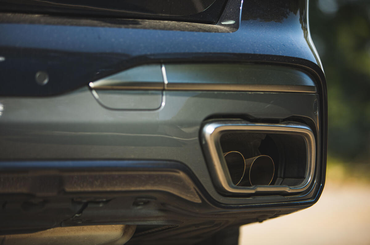 BMW X7 2020 road test review - exhaust