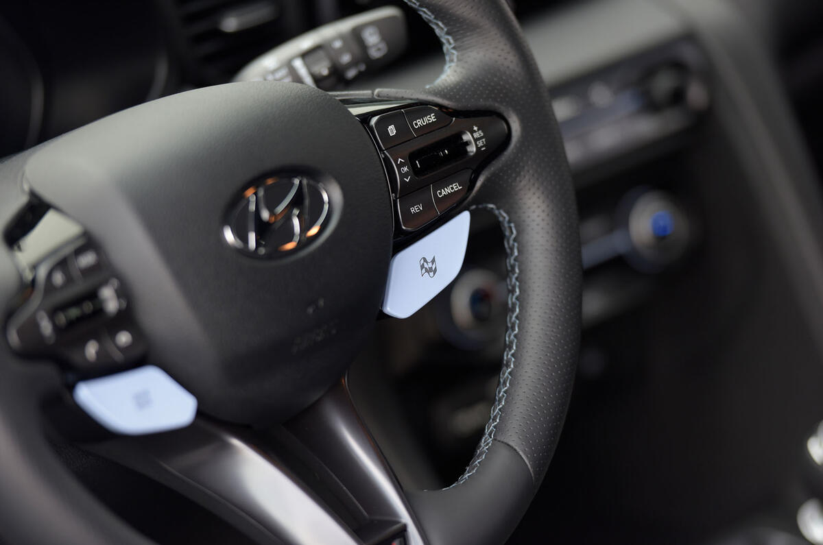 Hyundai Veloster N 2018 review - steering wheel