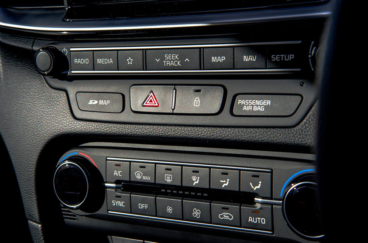 Kia Ceed GT 2019 road test review - climate controls