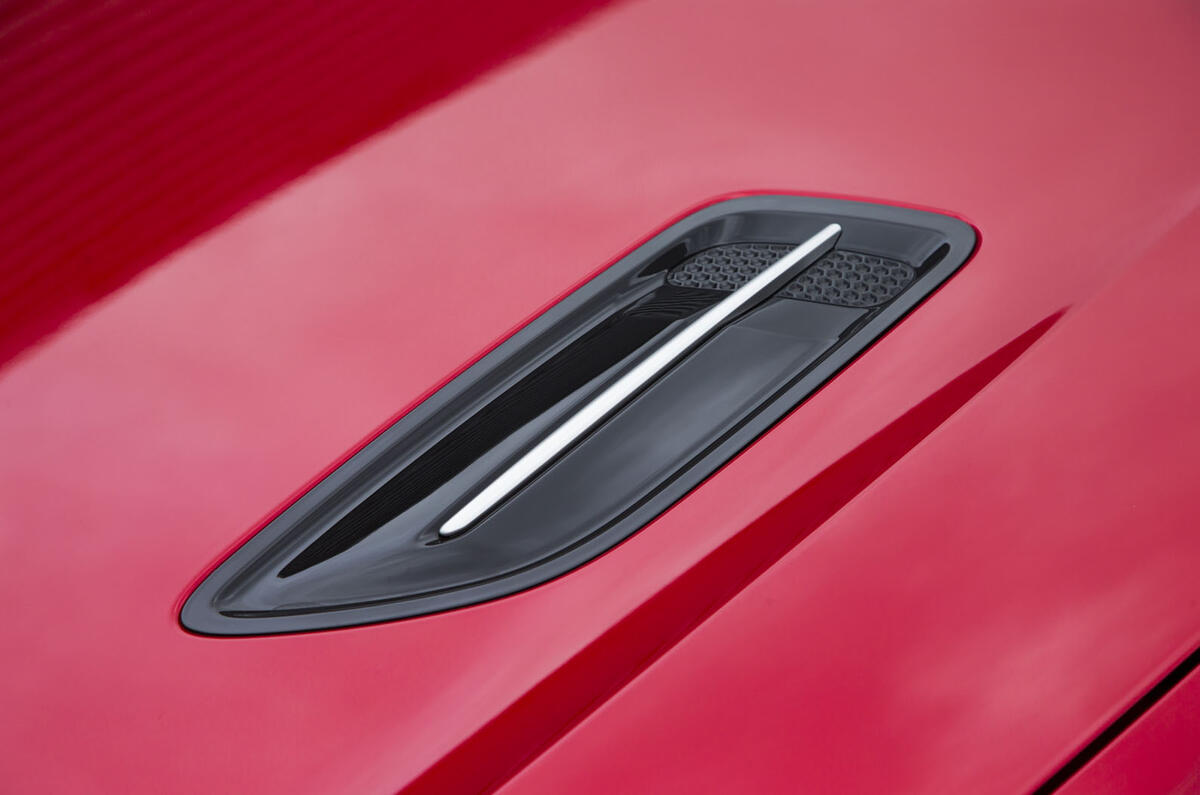 Kia Stinger GT line 2018 review bonnet air vent