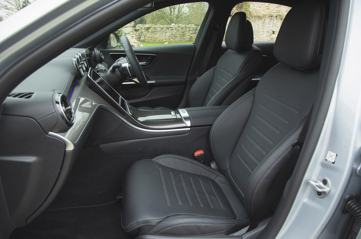 9 Mercedes C class C300e RT 2022 frontseats