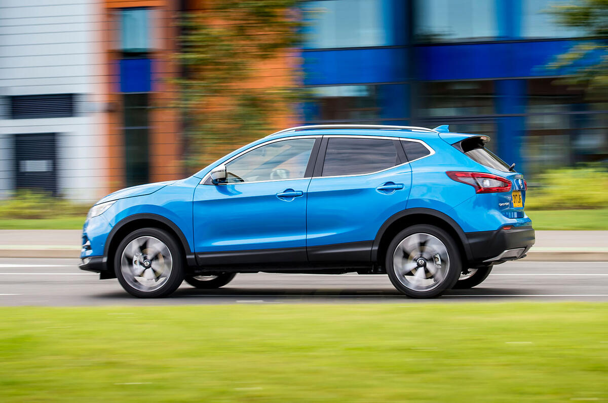 Nissan Qashqai road test review on the road side