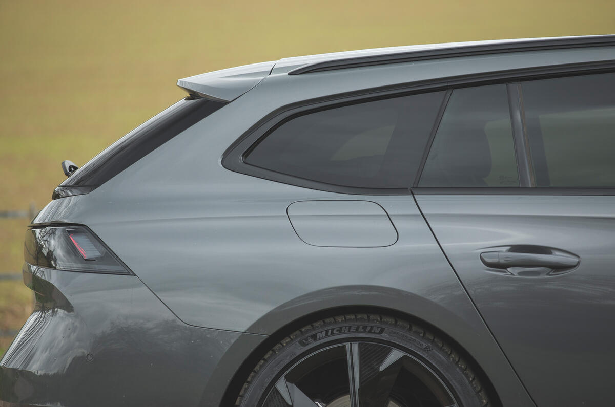 9 Peugeot 508 PSE SW 2021 RT estate bodystyle