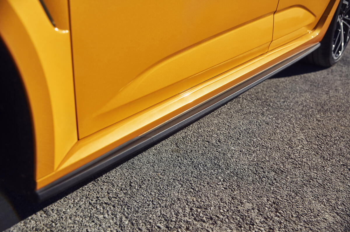 Renault Megane RS 280 2018 road test review side sills