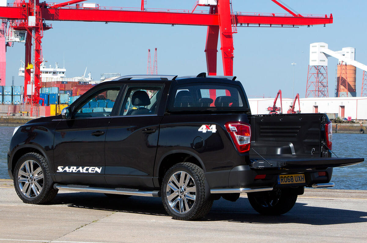 Ssangyong Musso Saracen 4x4 2018 road test review flatbed closed