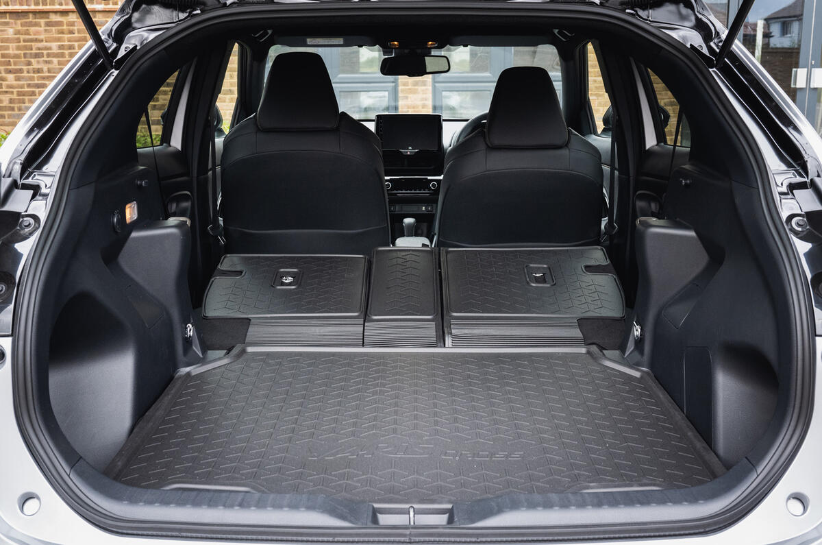 9 Toyota Yaris Cross 2021 UK FD boot seats folded