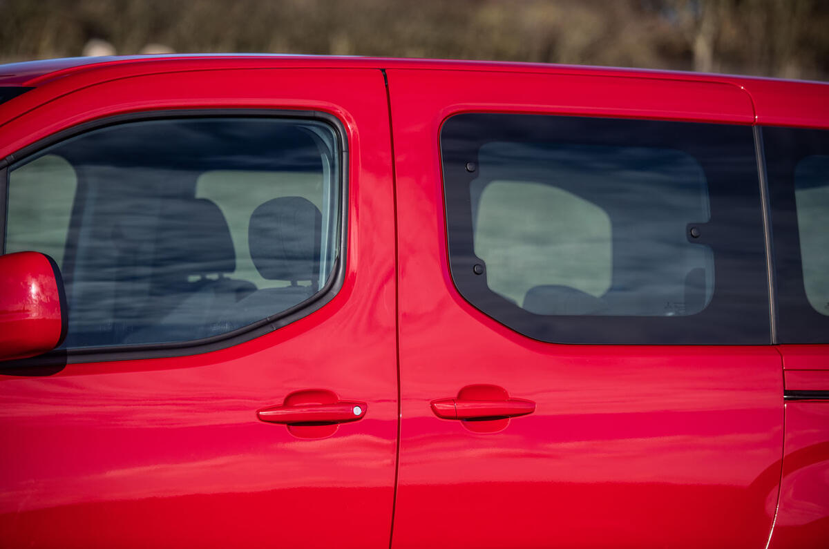 Vauxhall Combo Life 2018 road test review - side