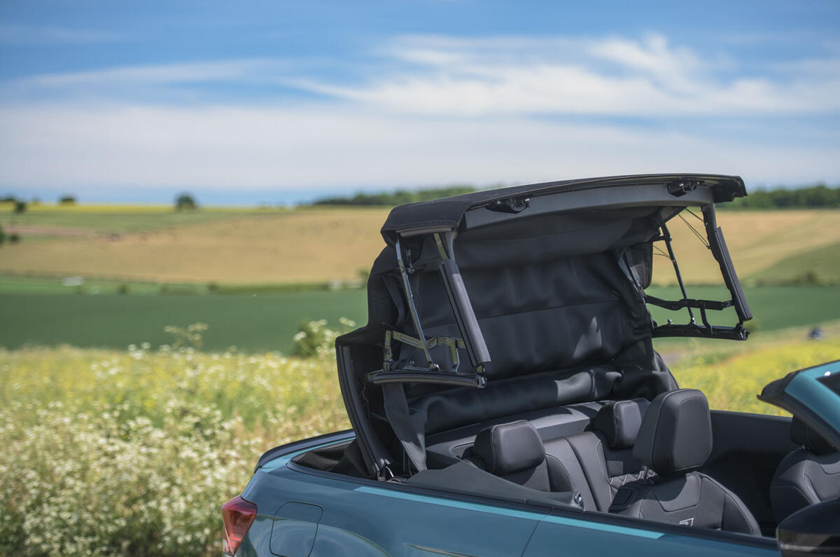 Volkswagen T-Roc Cabriolet 2020 road test review - roof folding