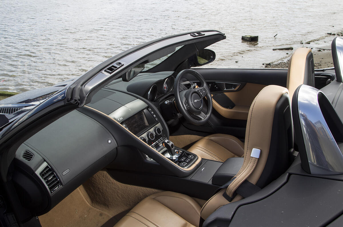 Sports car showdown - Jaguar F-type versus Porsche 911 Targa