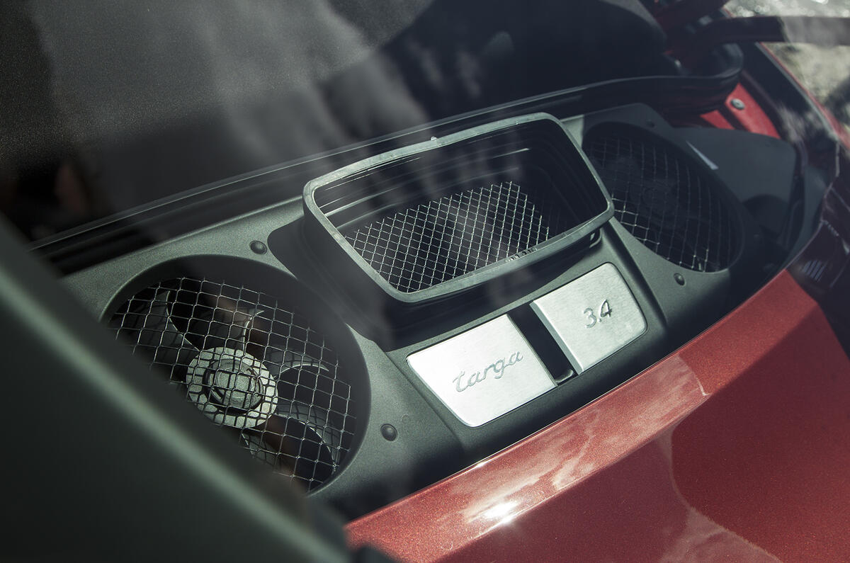 Sports car showdown - Jaguar F-type versus Porsche 911 Targa