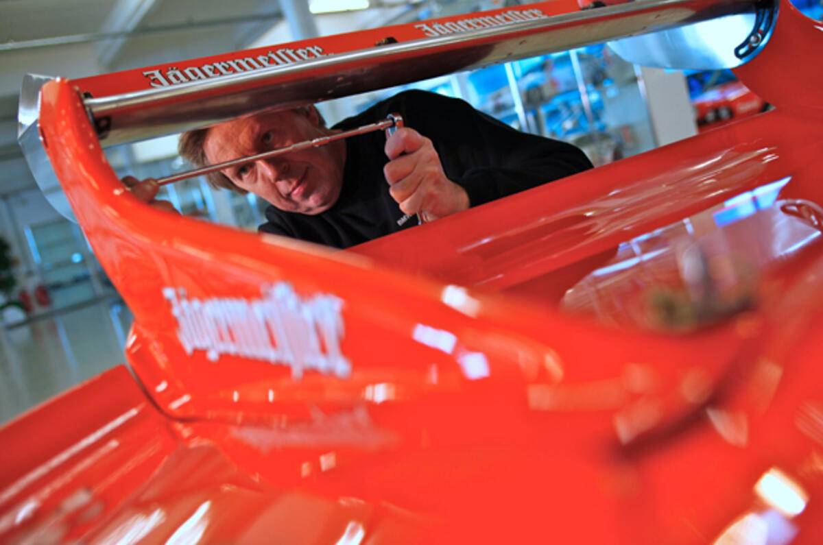 BMW to restore classic cars