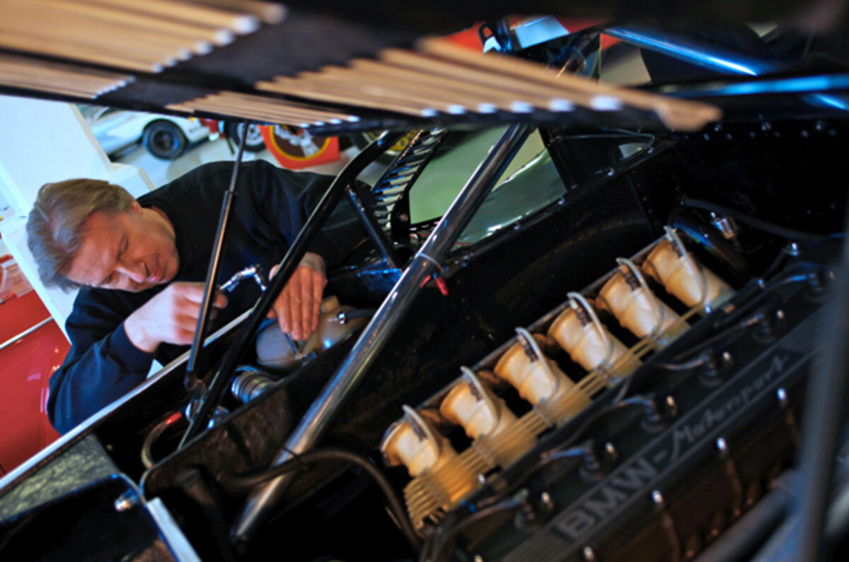 BMW to restore classic cars