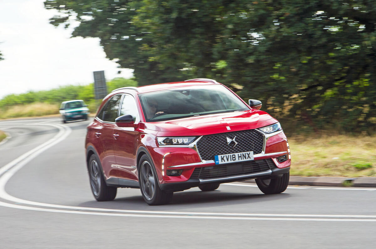 DS 7 Crossback 2018 road test review cornering front